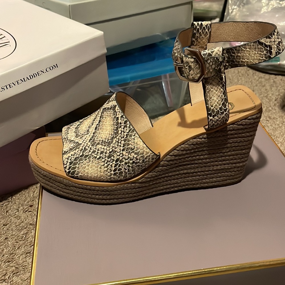 Wedge - Picture 2 of 2